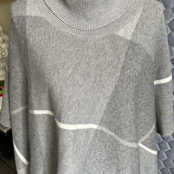 House of Harlow 1960 Women’s Gray Plaid Turtleneck Sweater Cape Fringe NWOT New - Picture 8 of 9